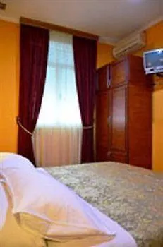 Hotel Nobel Τίρανα 3*,